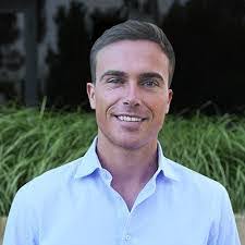 Sherry Aviles's Instagram, Twitter & Facebook