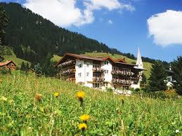 Kayak searches hundreds of travel sites to help you find and book the hotel deal at art of comfort haus ingeborg that suits you best. Hotel Garni Osterreich Im Kleinwalsertal Hotel Garni Ingeborg