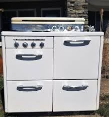 Find a wide selection of a class energy efficient cookers and save on your energy bills. Hotpoint Vintage Electric Stove 1948 Popular Aristocrat Model Great Condition 1922009289