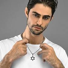 Amazon.com: GOLDCHIC JEWELRY Collar de estrella David para hombre, colgante  de cruz de acero inoxidable, joyería judía de Israel con cadena de ondas de  agua, Metal, No es una piedra preciosa :