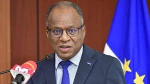 Eis aqui, o cara homenageado em lugar do Norberto Tavares, na Praça de  Somada. Mas o quê que este tem a ver com Assomada, salvo respeito?