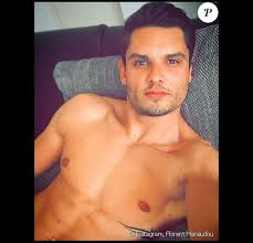 Elle est la fille d'un père français et d'une mère néerlandaise, et elle est la soeur plus aguerrie de florent manaudou qui est également un nageur médaillé d'or olympique. Florent Manaudou 2016 L Annee De Tous Les Changements Et Des Selfies Sexy Purepeople