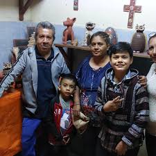 En la Casa de barro Tlajomulco de Zuñiga, Jalisco Lino Ibarra Ponce.  Excelentes personas de gran corazón. Y me dieron un hermoso regalo.