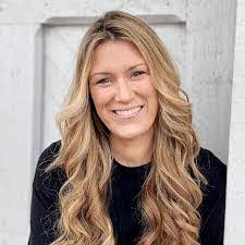 Christy Gragg's Instagram, Twitter & Facebook