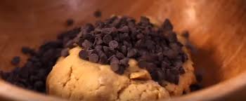 Cookie Geant Au Cœur Fondant De Chocolat La Recette Cookies Et Biscuits Cookies Geant Alimentation