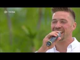 Thomas anders & florian silbereisen, ben zucker, ramon roselly, sarah zucker, howard carpendale, vincent gross. Ramon Roselly Eine Nacht Fernsehgarten 14 06 2020 Youtube