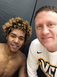 Mavis Wynn (@maviswynn)