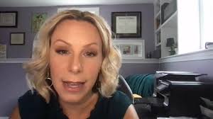 Hi! Lisa Sigman here, co-founder of ITKL. I started my professional career  in the medical field, before realizing I love law. I've now started  multiple companies, and worked with hundreds of amazing