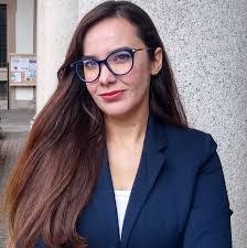 Tanya Fish's Instagram, Twitter & Facebook