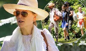 Nicole Kidman And Keith Urban Attend Music Event With Daughters Faith Margaret And Sunday Rose Daily Mail Online