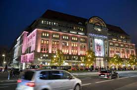 Ever since it first opened its doors in 1907, the store has offered an attractive mixture of upmarket and luxury goods. Kaufhaus Des Westens In Berlin Ein Kaufhaus Macht Geschichte Panorama Stuttgarter Zeitung