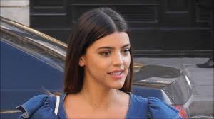 Confusión a tania (calu rivero), que se está enamorando cada vez más. Calu Rivero Paris 5 March 2018 Fashion Week Show Stella Mccartney Pfw Mars Youtube