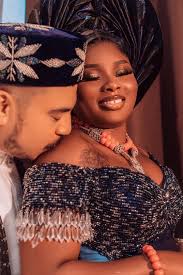 Out with wifey for lunch. This is how st best man look after their wife