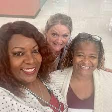 Amber Moten's Instagram, Twitter & Facebook