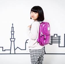 キラキラのメタリックに キュートなピンク あそび心満載の異なるストラップカラー 女の子の 好き が詰まったリュックです statebags givebackpack statebagsumehan キッズバッグ キッズリュック キッズコーデ state bags bags fashion
