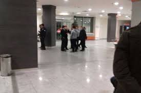 Tam kapasiteyle hizmet vermekte olan bahçelievler devlet hastanesi birimleri özellikle tedavi görmek isteyenler için tercih edilecek olan birimleri belirlemektedir. Bahcelievler Devlet Hastanesi Nde Yogun Bakim Krizi Evrensel