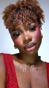 Our Face Kit powder palette is definitely a must have for all makeup  lovers. 👌🏼 •It's specially formulated to control oil, leaving your face  Matte up to 24hours. •Full Coverage. •Makes you