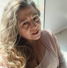 Creció y aún le gusta sus juguetes, aún sus ojitos tienen ese brillo de  inocencia... El mundo va cambiando y cada vez se vuelve más duro, más  imposible de encontrar amor, empatía,