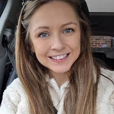 Cecilia Moran's Instagram, Twitter & Facebook