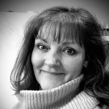 Still loving this cute little parrot die from Lifescraftart.