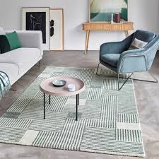 Durch die geschnittenen kanten lassen sich mehrere teppiche einfach zusammensetzen, ohne dass übergänge sichtbar sind. Esprit Teppich Salbeigrun Kurzflor Joshua Trees Outlet Teppiche