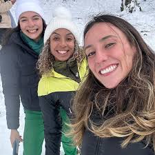 Team Karla não está diferente não, não, não... esses são os que ficam nos  bastidores! 😊 Mames e papis, fiéis escudeiros que nos ajudam, acompanham,  apoiam, torcem, puxam a orelha de quem