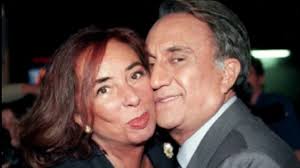 Nowadays, fede is known more as a showman and comedian, than a journalist. Emilio Fede La Moglie Diana Berlusconi E Un Ingrato Pensa Solo Per Se Poi Smentisce