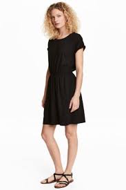 H M Kisa Elbise Modelleri Kadinlarin Vazgecilmezi Moda Fashion Fashionblogger Damenmode Mode Kleider Dress The Dress Elbise Modelleri Siyah Kisa Elbise