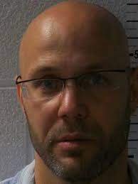 Mom says teacher began contacting daughter in 2009