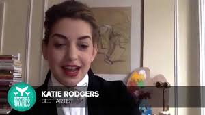 Katie Rodgers accepts the Best Artist Shorty Award