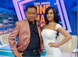 Distance from kuningan to other cities. 6 Pesona Maria Vania Co Host Di Tukul Arwana One Man Show Indosiar Merdeka Com