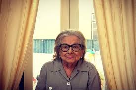 Eunice muñoz evoca a grande ivone silva no final de passa por mim no rossio e recorda, de uma forma crítica mas comovente aos 91 anos, eunice muñoz dá vida a. Afinal Eunice Munoz Ja Esta Internada Ha Uma Semana Para Realizar Exames