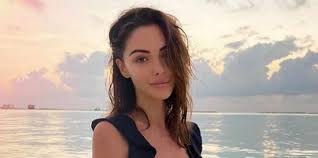 Connect with them on dribbble; Nabilla Ses Resolutions Pour L Annee 2021 Choquent Les Fans Mce Tv