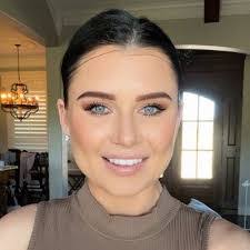 Abigail Butts's Instagram, Twitter & Facebook