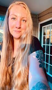 Taryn Wiggins's Instagram, Twitter & Facebook