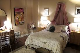 Television Decor Set Decorators Society Of America Pretty Bedroom Pretty Little Liars Tv Decor