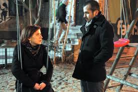 In bucharest on a winter's morning, a couple make love. O Luna In Thailanda 2012 Recenzii Filme Si Carti