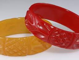 7 Different Types Of Bakelite Jewelry