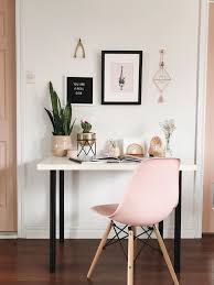 A Pink Office For The Modern Girlboss Idee Deco Bureau Deco Chambre Decoration Interieure
