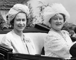 When margaret returned to clarence house, vickers writes, queen elizabeth was due to keep an evening engagement at the university of london. Why Queen Mother Didn T Want Photographer Taking Young Queen Elizabeth S Photos On Balcony