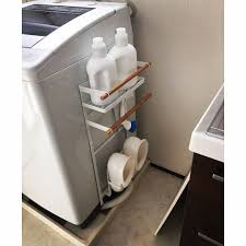 洗濯機の周りは洗剤や洗濯ものなどがあふれ ごちゃごちゃしたスペースになりがちですよね でも ちょっとした工夫やアイディアで 洗濯機周りもおしゃれな収納ができるようです 今回の kufura収納調査隊 は 収納上手な達人たちが実践している洗濯機周りの収納を