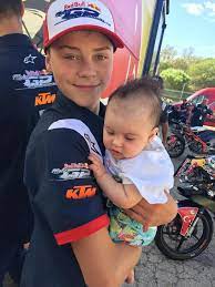 Poprvé se tak ve třídě moto3 ve světovém šampionátu objeví stáj pouze s českými jezdci. Filip Salac Prvni Podium V Red Bull Motogp Rookies Cupu Roadracing Sk