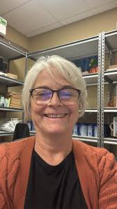 Hi, just wanted to introduce myself, I'm Michelle, wife of 36 years and  mother of 2 and grandmother of 6. I enjoy meeting new friends.....