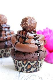 Wie Sollen Wir Sie Euch Beschreiben Lecker Schokoladig Wunderbar Saftig Mit Einem Herrlichen Nutella Frosting Und Nutella Nutella Rezepte Nutella Cupcakes
