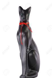 La comida excelente y porciones grandes. Art Deco De Ceramica Gato Negro En Una Posicion Sentada Con Verde Facetas Joya Falsa Ojos Y Cinta Roja Alrededor Del Cuello De Proa De Color Blanco Iso Fotos Retratos Imagenes Y