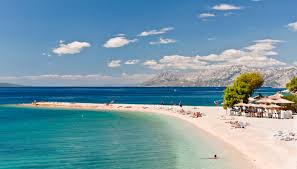 Inoltre, se vuoi andare in spiaggia accompagnato dal tuo cane, devi prendere in considerazione molte cose. 5 Spiagge Segrete In Croazia Siviaggia