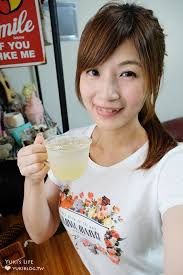 野餐派對好物【Sodastream Genesis White 氣泡水機】夢幻漸層氣泡飲自己也能做×經濟實惠又方便(加碼新款塗鴉寶特瓶)