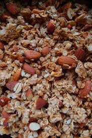 Granola Maison Amandes Et Miel Rapide Et Facile En 2020 Granola Maison Recette Granola Maison Granola