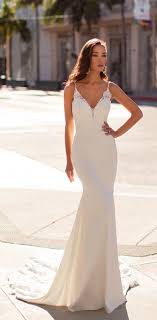 Order your custom trumpet wedding dress now from cocomelody! Trumpet Vs Mermaid Dress What S The Difference