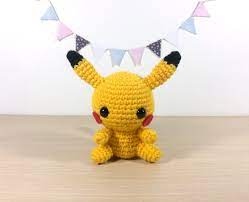 Pokemon are fictitious creatures having unique powers, commanded by their owners. 53stitches Sorry Ash But We Know Who The Real Star Here Is Serbest Orgu Iplik Elisi Tig Isi Bebek
